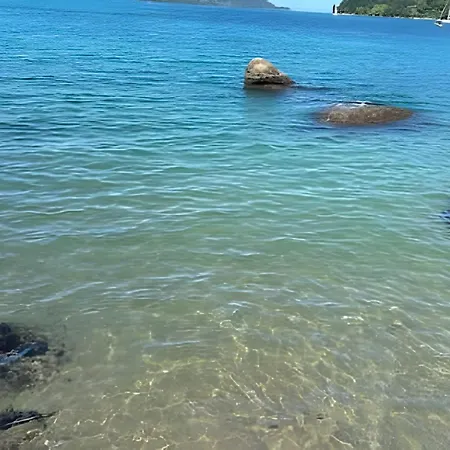 kit net na praia grande ubatuba a 250 metros do mar-3